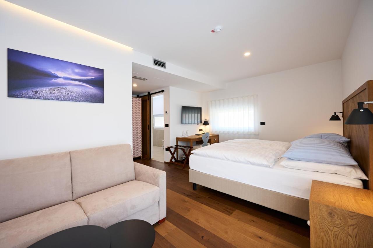Hisa Ancka, Sencur - 3 Min To The Airport Hotel Luaran gambar