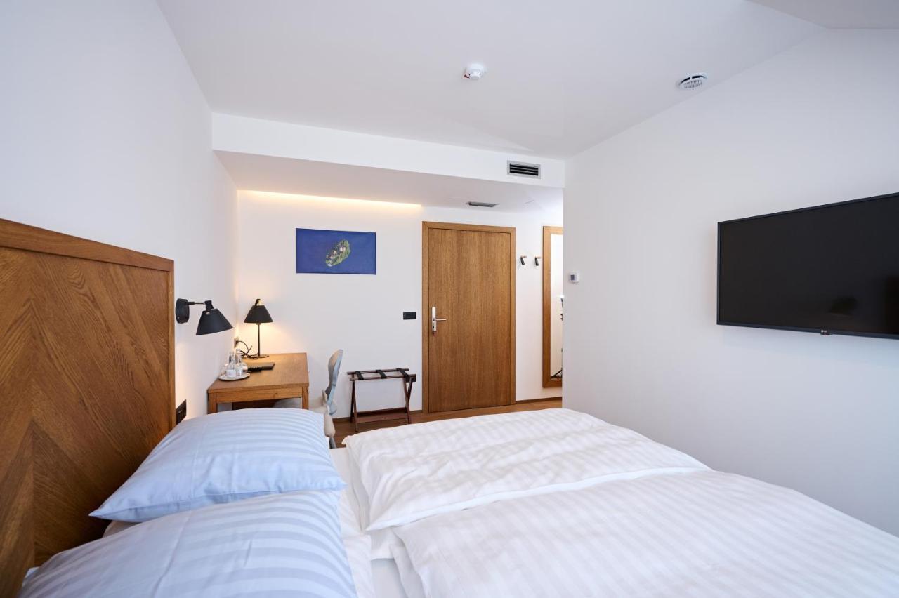 Hisa Ancka, Sencur - 3 Min To The Airport Hotel Luaran gambar