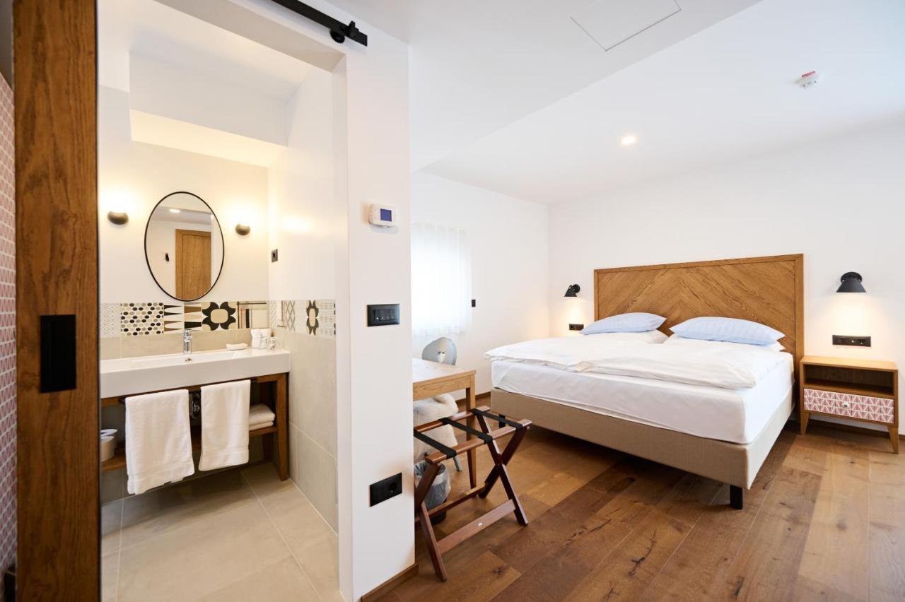 Hisa Ancka, Sencur - 3 Min To The Airport Hotel Luaran gambar